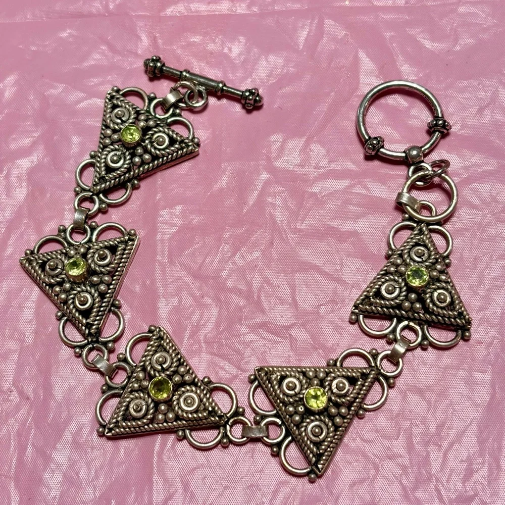 Sterling Silver Triangle Bracelet peridot toggle clasp - Picture 1 of 2